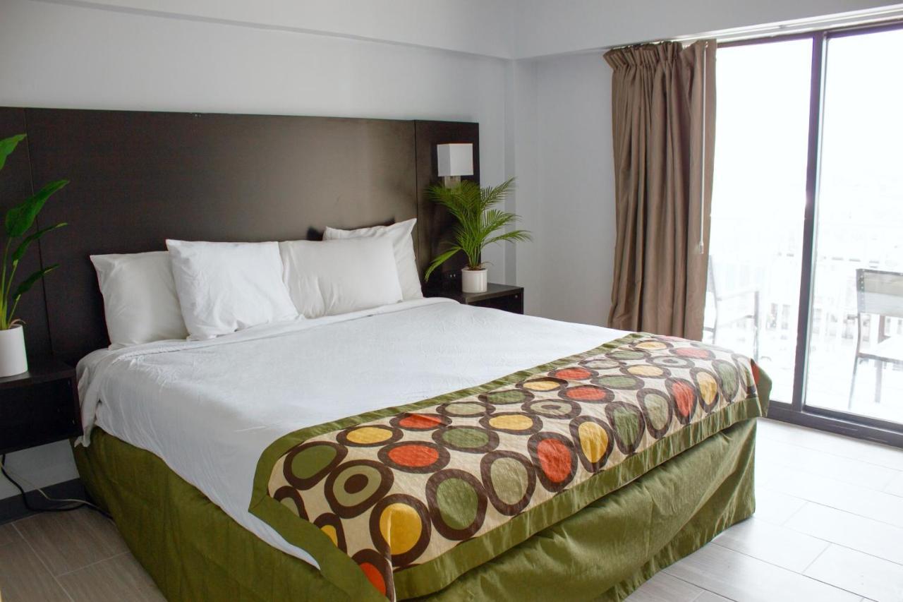 Sun & Sand Resort Oceanfront Suites Virginia Beach Exterior photo